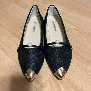 Pointed toe flats